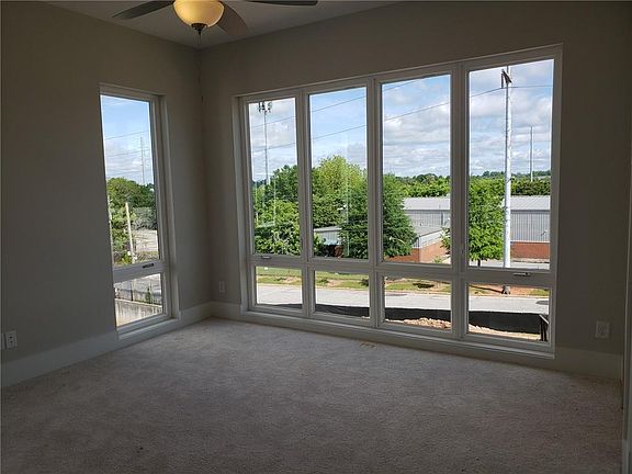 2nd image of 803 Winslow Dr NE