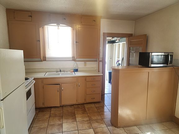 3rd image of 1215 E University Ave