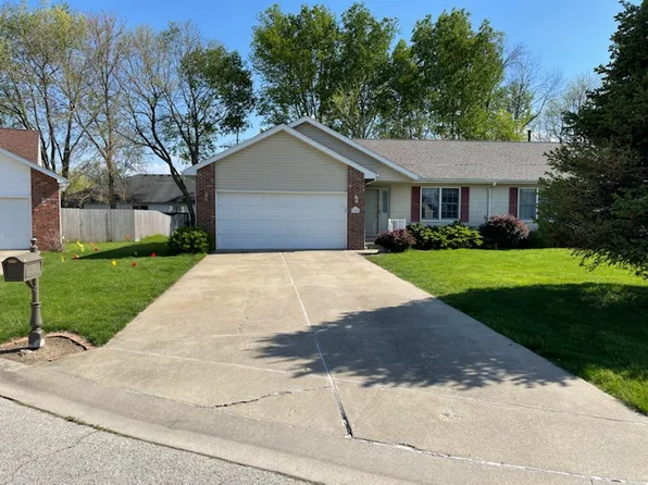 106 Meadowlands Dr, Sherman, IL 62684