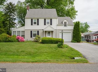 13 Riverside Dr, Wilmington, DE 19809