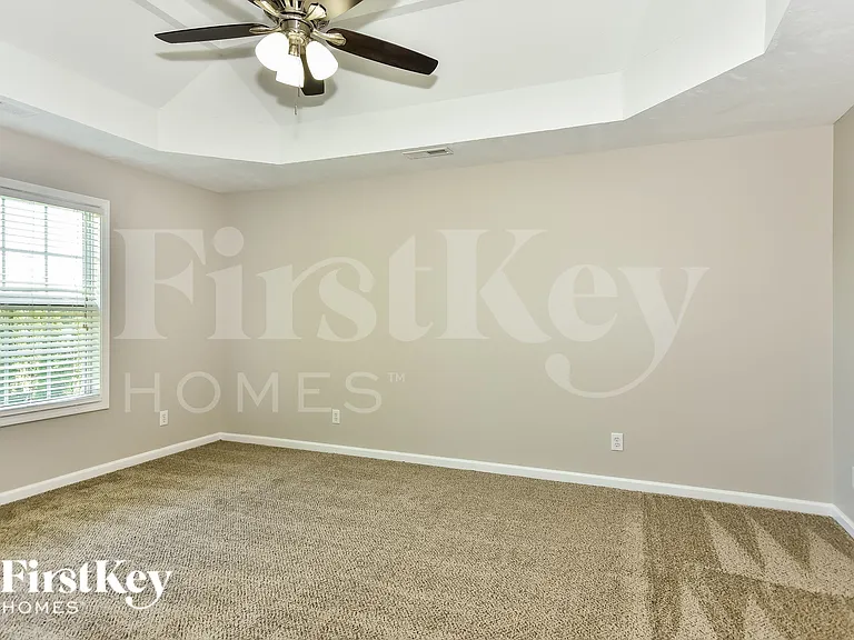 1161 Castlewood Dr — Photo 10