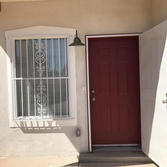 1703C Lomas Blvd NW — Photo 3