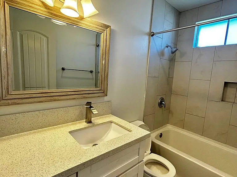 4054 Highland Ave — Photo 8