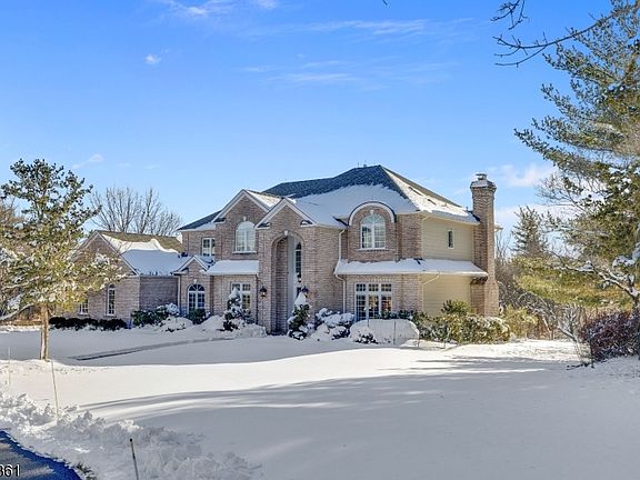 2nd image of 4 Downing Ct