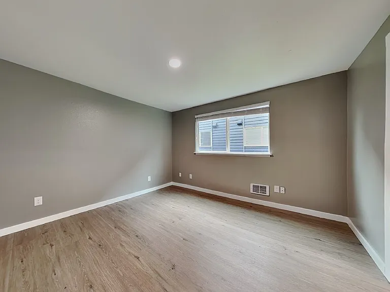 1105 S Woodlawn St #2 — Photo 18