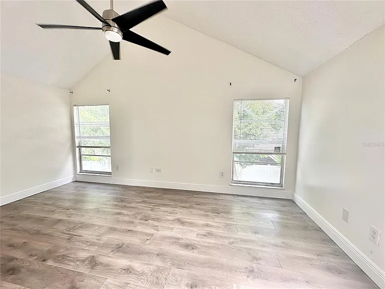 122 S Bulova Dr — Photo 34