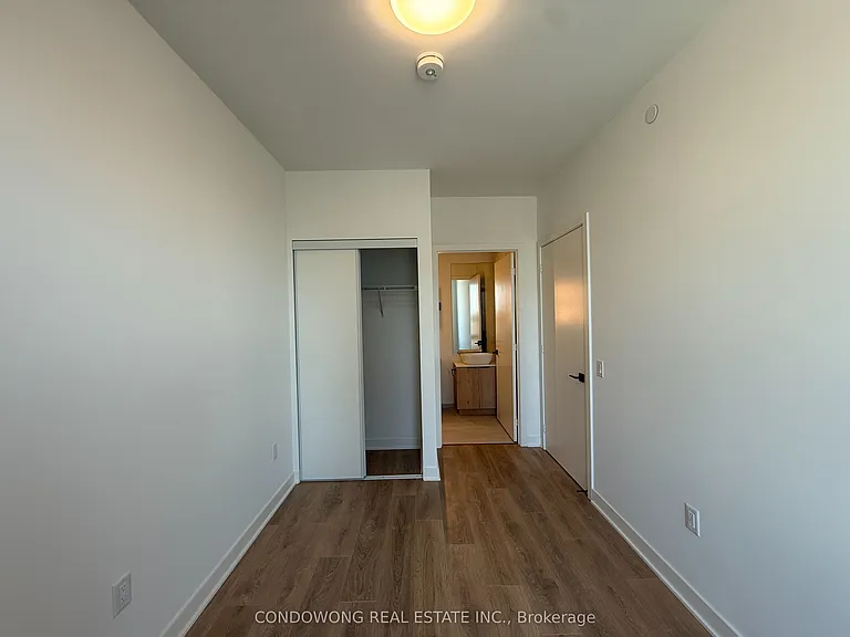 1185 Dupont St #513 — Photo 8