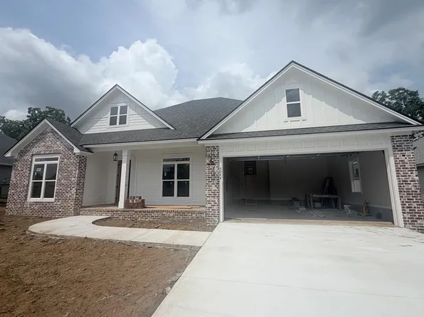 5044 Hatfield Cir, Hahira, GA 31632