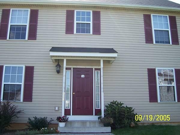 1st image of 956 Ramblewood Ln