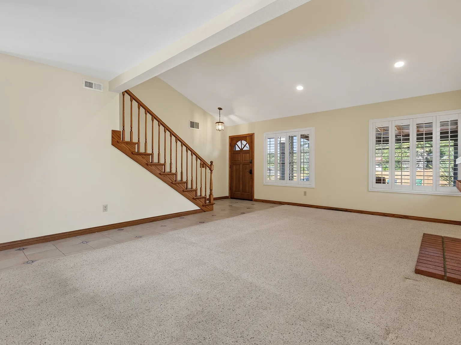 5 bed, 1962 sqft, $5,300 — Photo 4