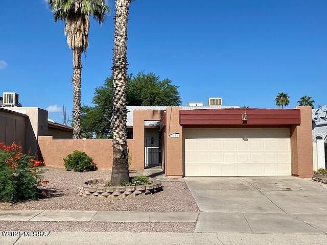 1st image of 1041 N Fleetwood Pl