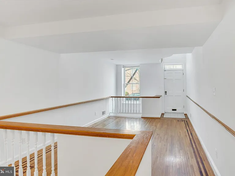 805 S Charles St — Photo 27