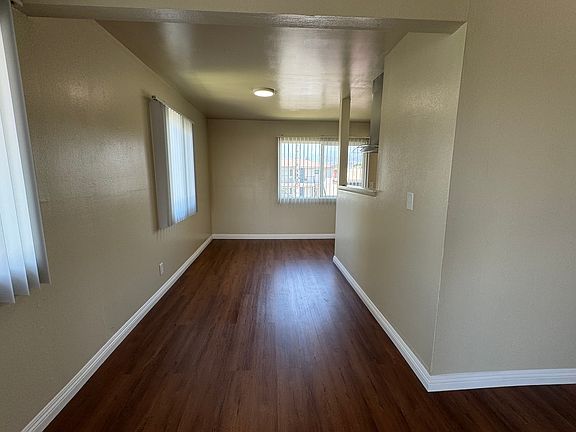 2nd image of 546 E Hurst St #3