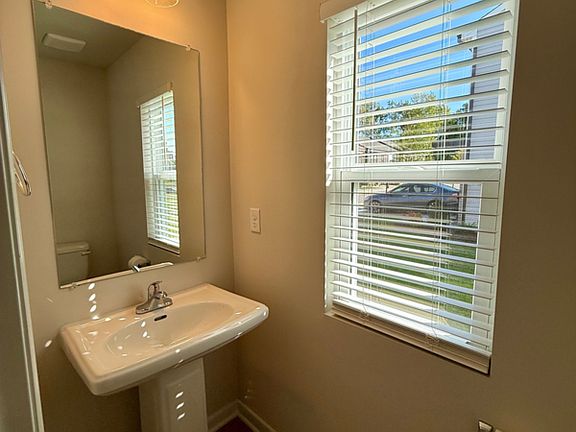5th image of 921 Encore Autumn Ln