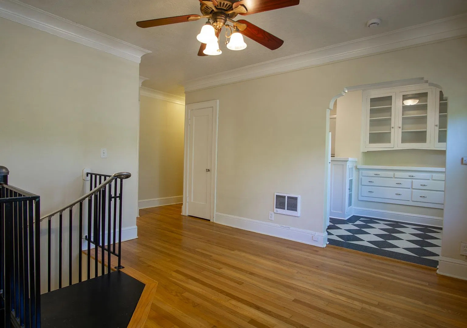 Darling 2-Story 2-Bedroom 2-Bath in Heart of Kerns! — Photo 4