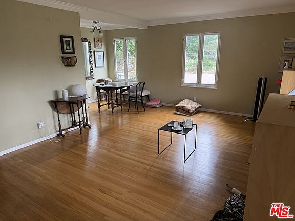 2nd image of 439 Mesa Rd