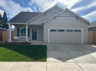 2211 Piazza Dr, Medford, OR 97501