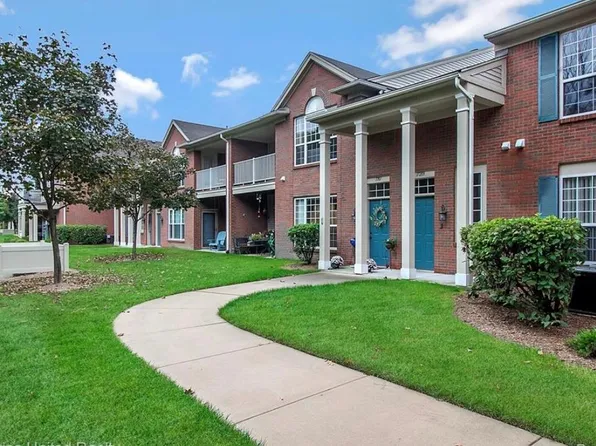 17209 Chesapeake Cir #1, Commerce Township, MI 48390