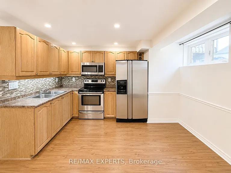 4 Mosely Cres #BASEMENT — Photo 3