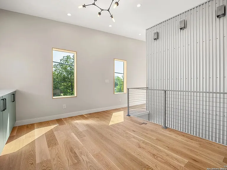 1107 S Cherry St — Photo 21