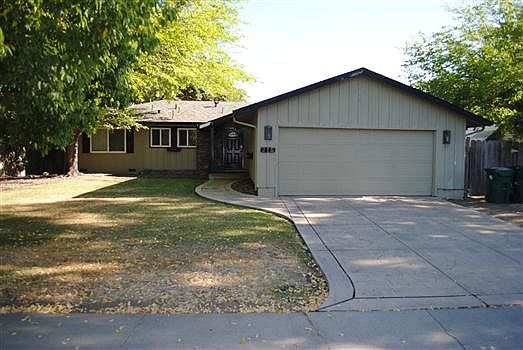 1st image of 215 E Benjamin Holt Dr