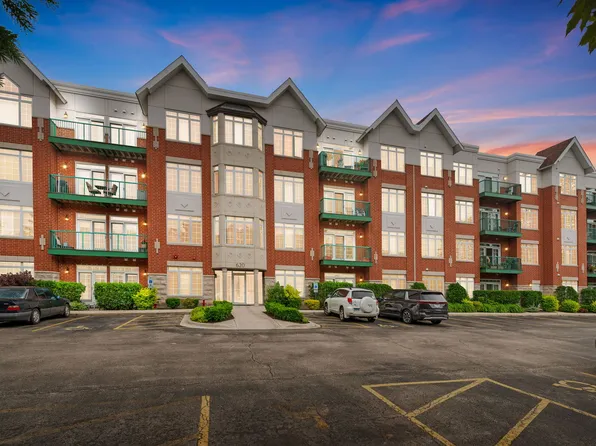 620 McHenry Rd APT 102, Wheeling, IL 60090