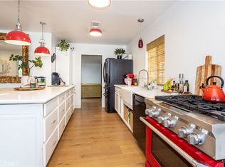 9525 Woodley Ave, North Hills, CA