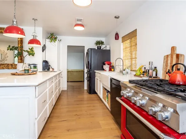 9525 Woodley Ave, North Hills, CA 91343