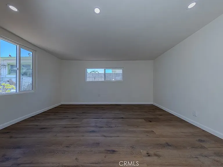 818 E Stearns Ave #1/2 — Photo 16