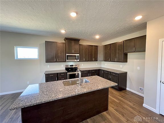 4th image of 1304 Ellington Ct