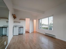 241 4th Ave