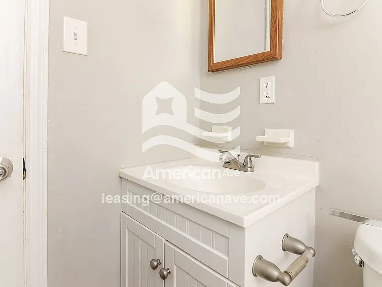 1362752_013_bathroom_14.jpg
