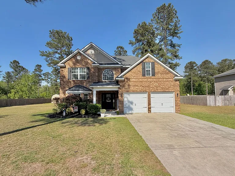 470 Briarcrest Dr NE — Photo 48