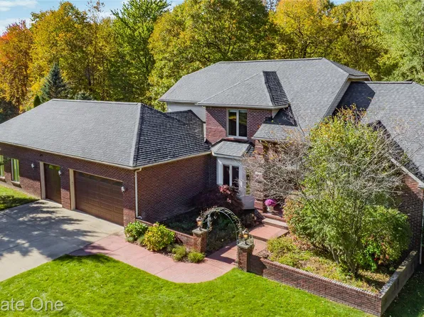 4606 Rue De Carolyn, Oxford, MI 48370