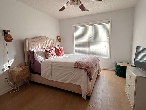 3rd image of 40 Ivy Way