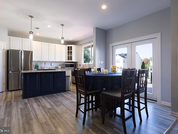 2nd image of 252 Elia Ct SE