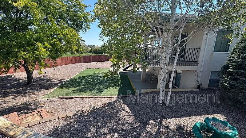 3 bed, 3.0 bath, 3818 sqft, $2,500 — Photo 2