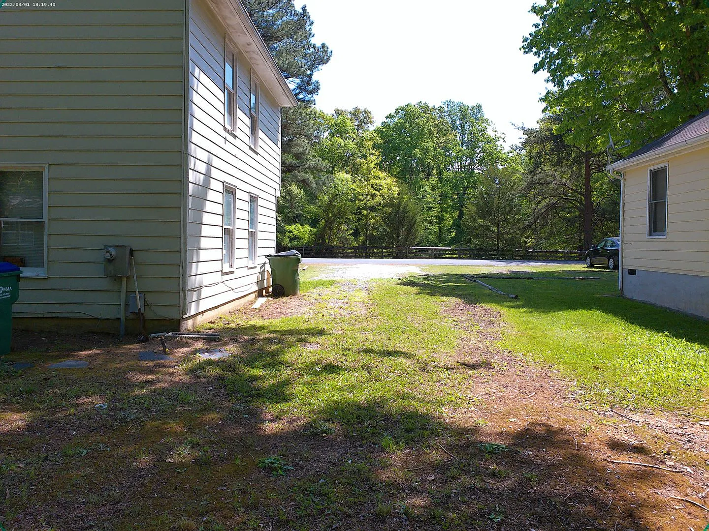 Awesome 4 bedroom tri level — Photo 3