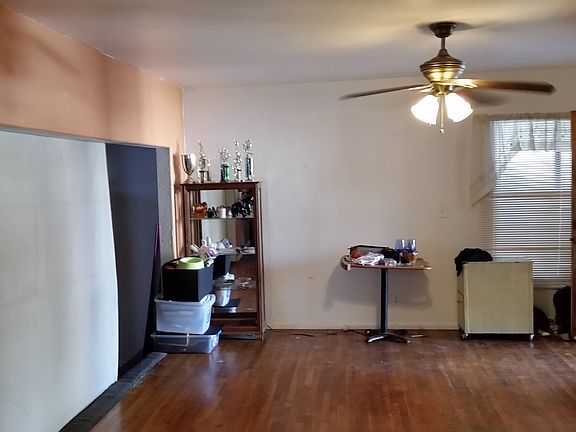 Living rm/ Dining rm