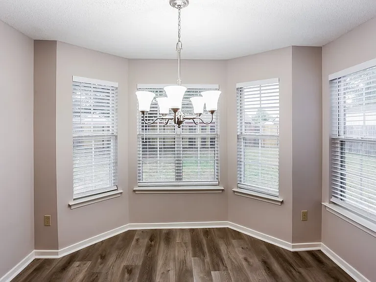 7163 Windsor Dr — Photo 8