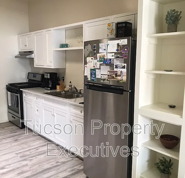 343 S Convent Ave — Photo 9