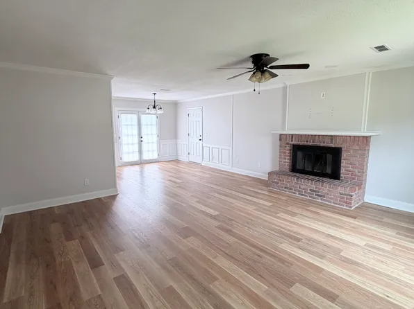 2200 Fernway Ct, Dothan, AL 36303