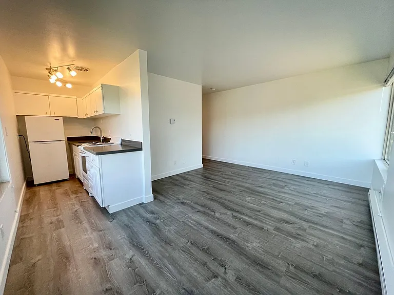 Village Vista Apartments — Photo 49