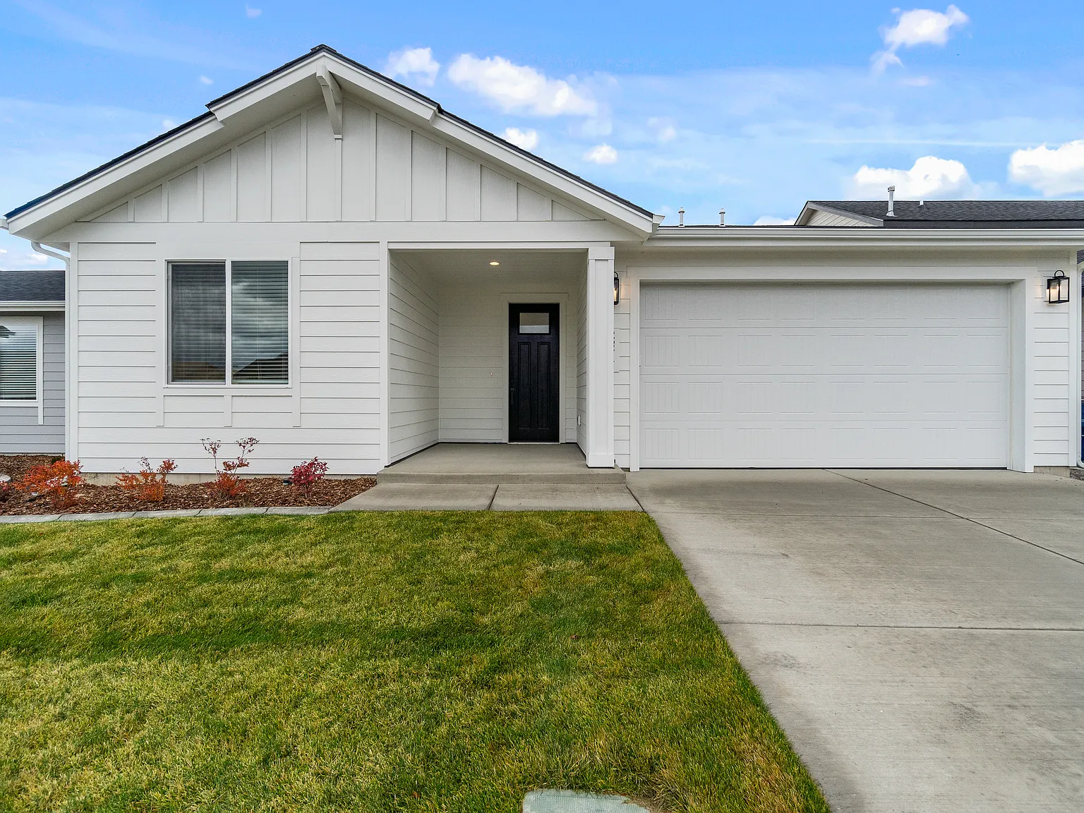 3 bed, 1895 sqft, $2,765 — Photo 2