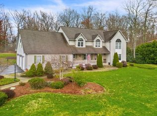 151 Stonehill Rd, East Longmeadow, MA 01028