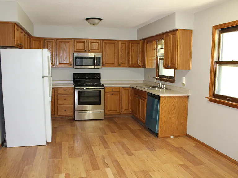 747 Tuscarora Ave — Photo 4