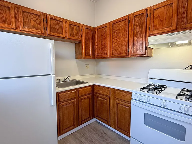 77 Green St #79 — Photo 10