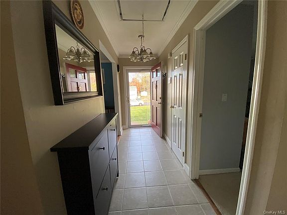 2nd image of 6 Ludwig Dr