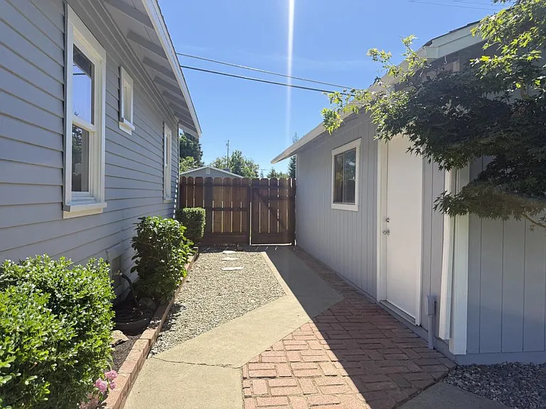 731 River Ave — Photo 15