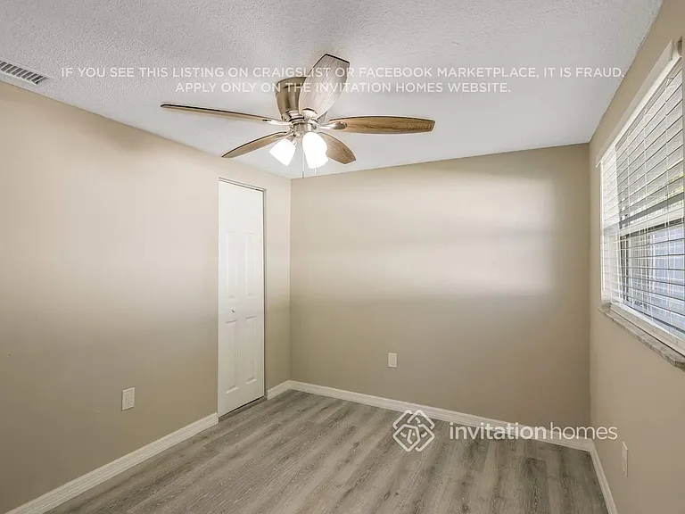 10821 Manchester Rd — Photo 22